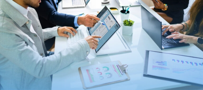 Contadores realizando facturas con método de pago PPD